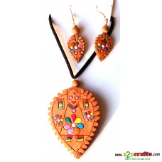 Terracotta Jewellery - Leaf pendent with earring set